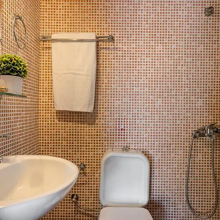 Aliona Villa Mavrata