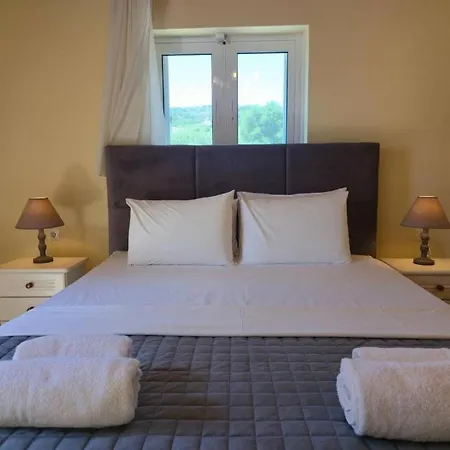 Villa Aliona Mavrata