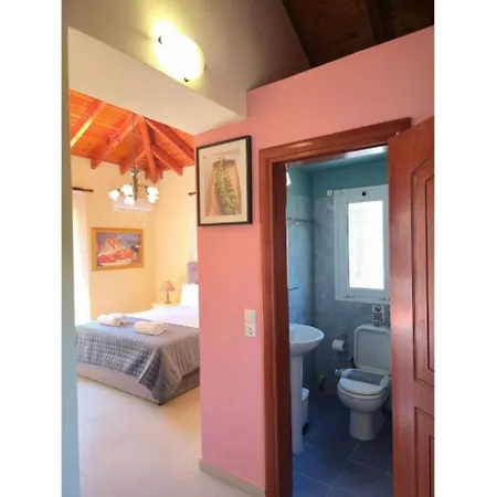 Aliona Villa Mavrata