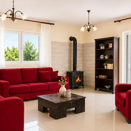 Aliona Villa